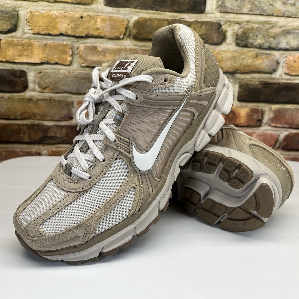 Nike Zoom Vomero 5 Mens Size 9.5 Khaki Light Orewood Brown Sesame HV2529-200